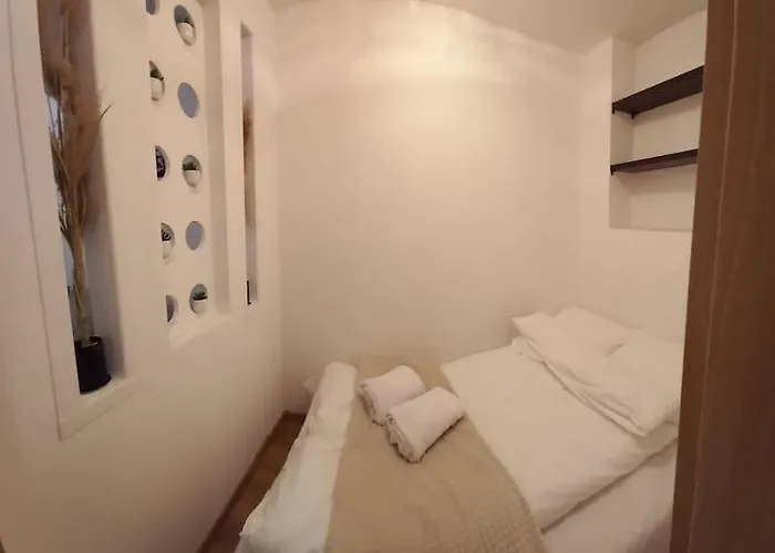 Kawalerka W Centrum Apartment *